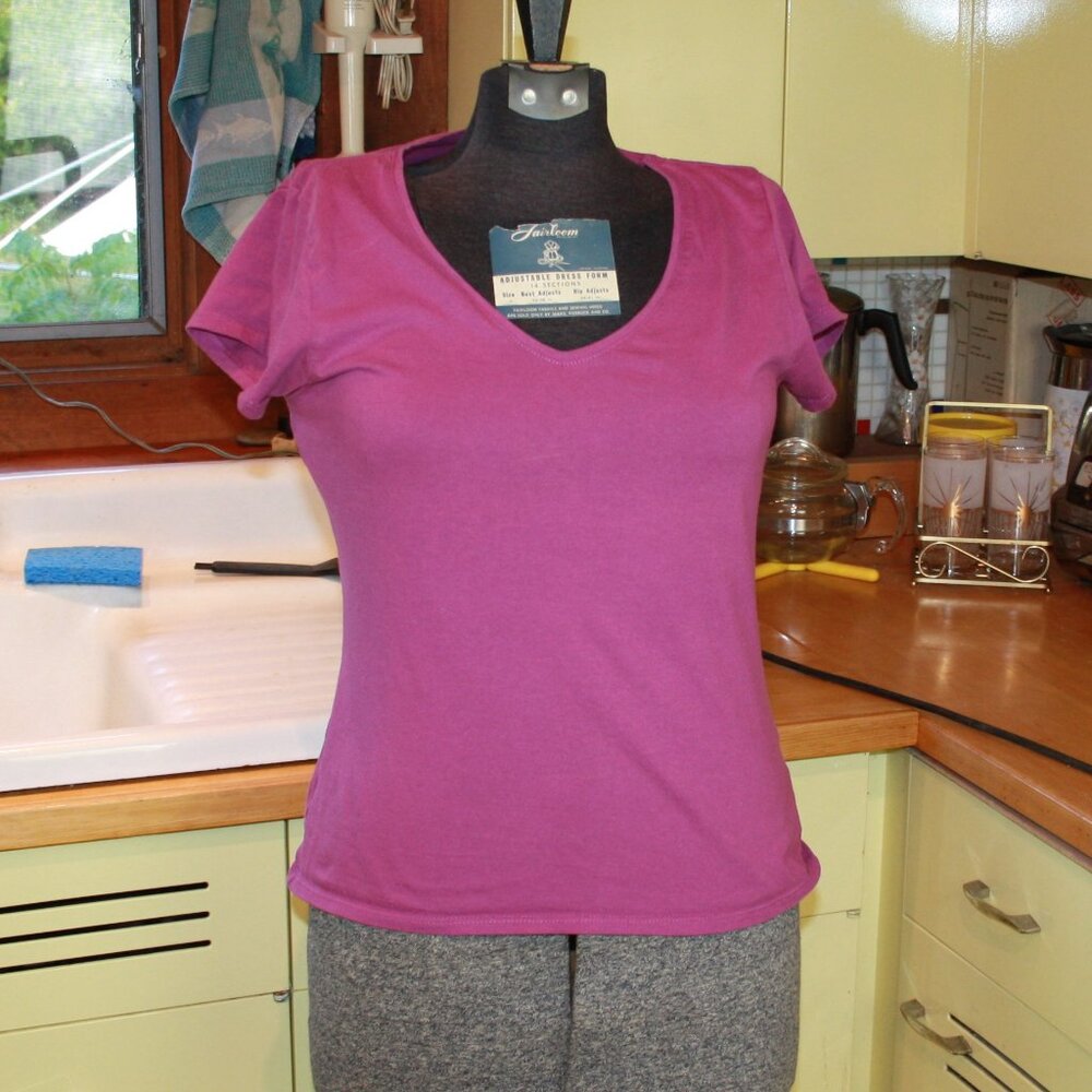 In Extenso Women's V Neck Top